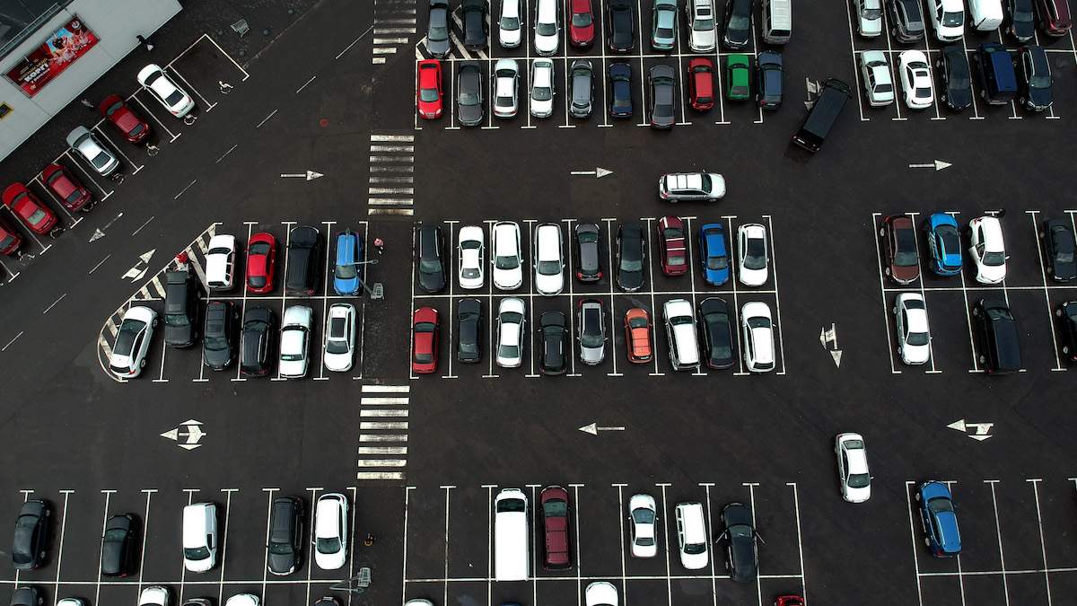 Parking spaces: a global problem for all drivers in 2021